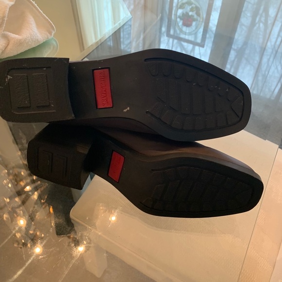 Weather proof boot - Picture 3 of 3